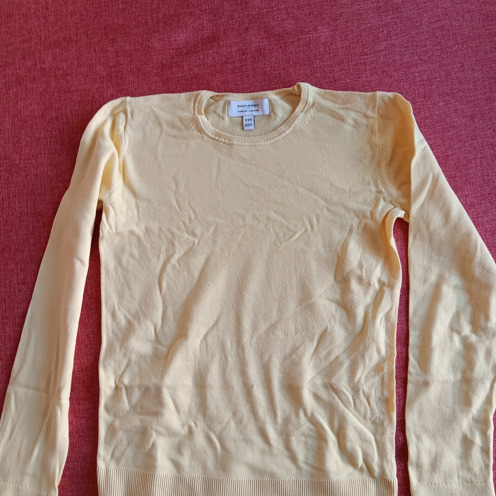 Banana Republic Women's Soft Yellow Crewneck Sweater